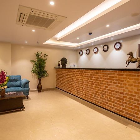Hotel Palm International Butwāl Eksteriør bilde